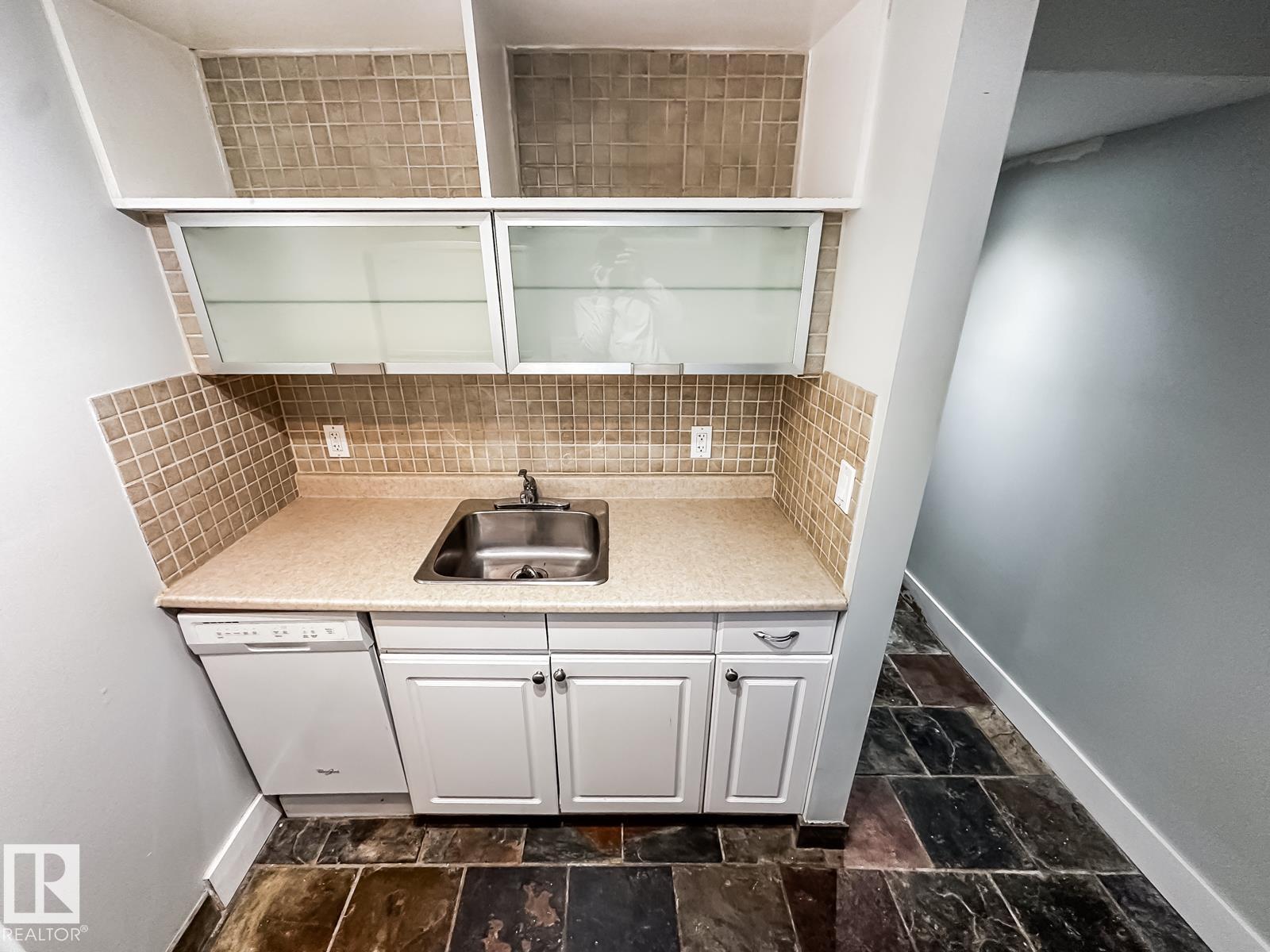 9612 74 AV NW — photo 36