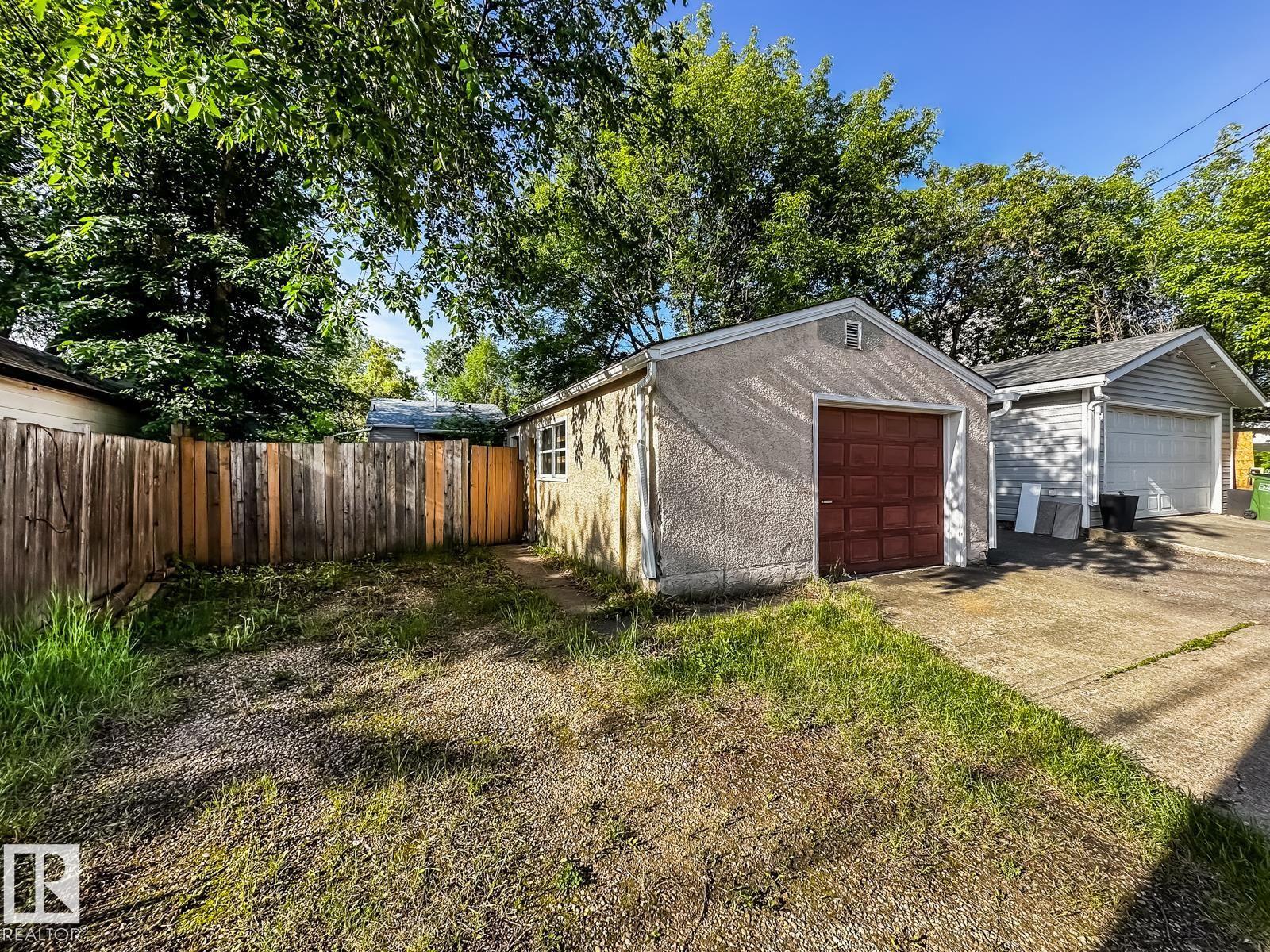 9612 74 AV NW — photo 48