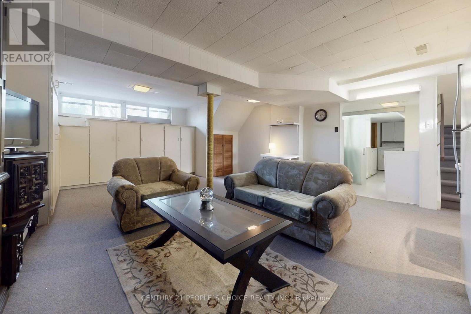 35 WESTHUMBER BOULEVARD - 34