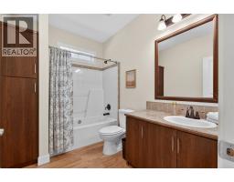 Kitchen - 129 Birch Avenue, Kaleden, BC V0H1K0 Photo 14