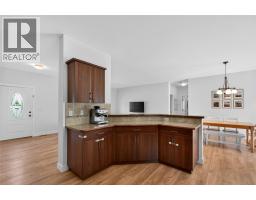 4pc Bathroom - 129 Birch Avenue, Kaleden, BC V0H1K0 Photo 7