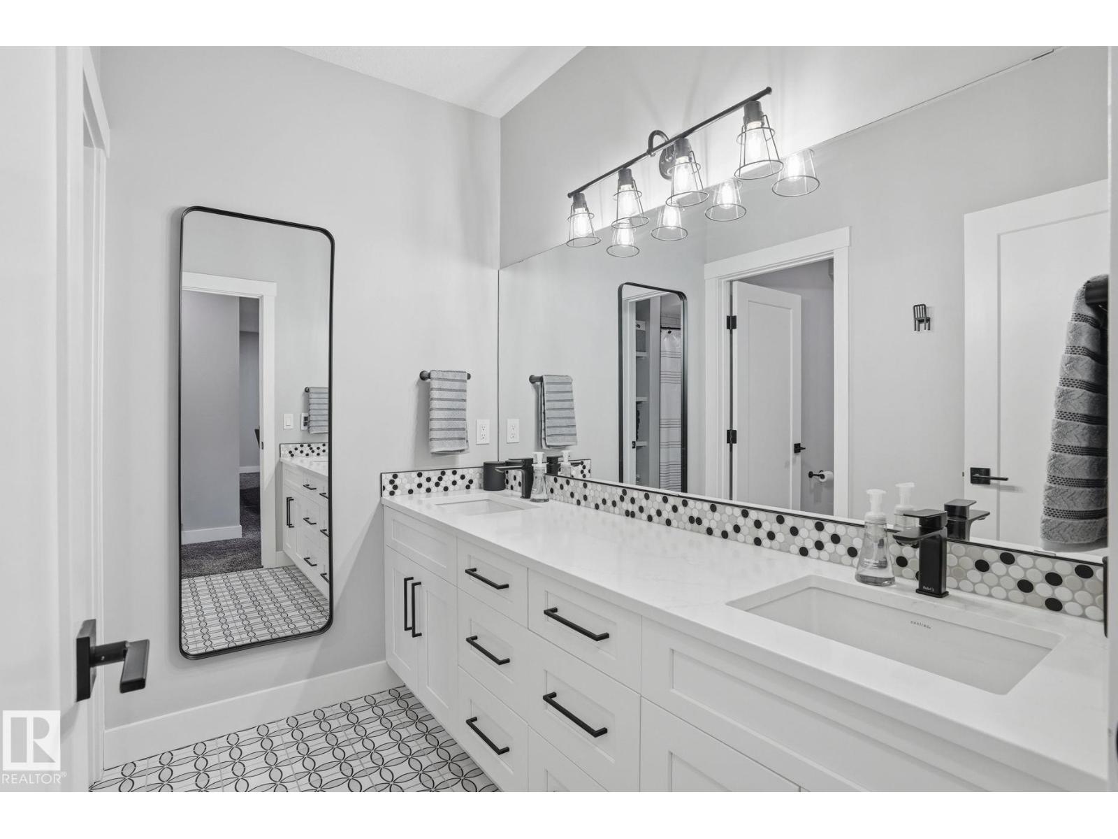 2033 Spring Lake DR — photo 34
