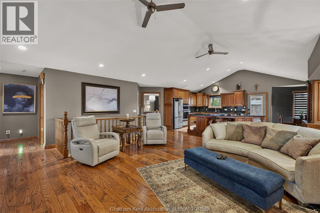 425 Park AVENUE West - 11