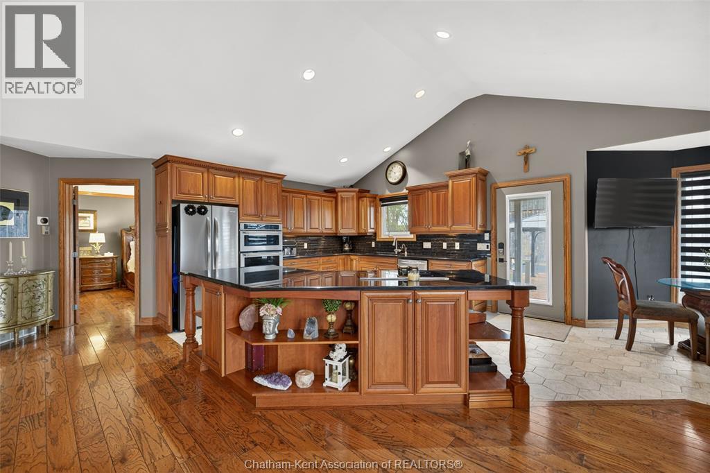 425 Park AVENUE West - 13