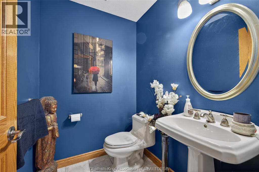 425 Park AVENUE West - 22