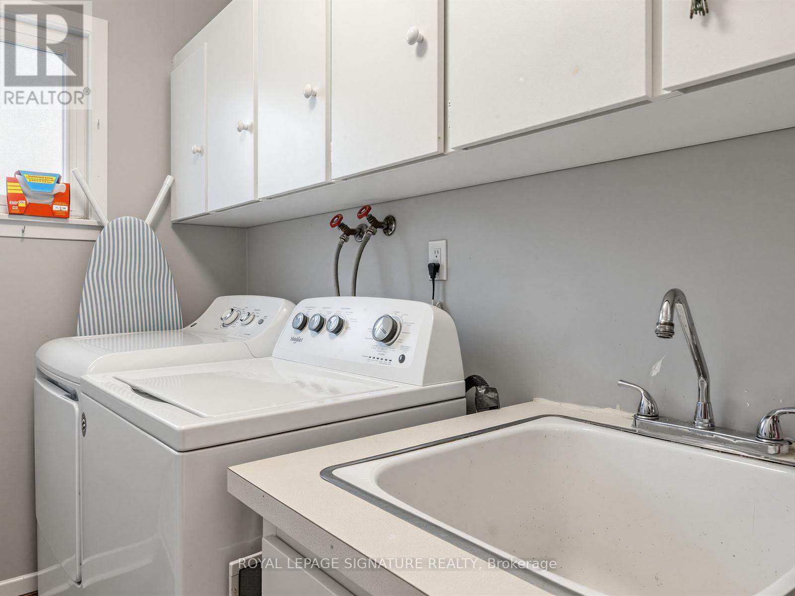 24 ROCKLAND DRIVE - 18