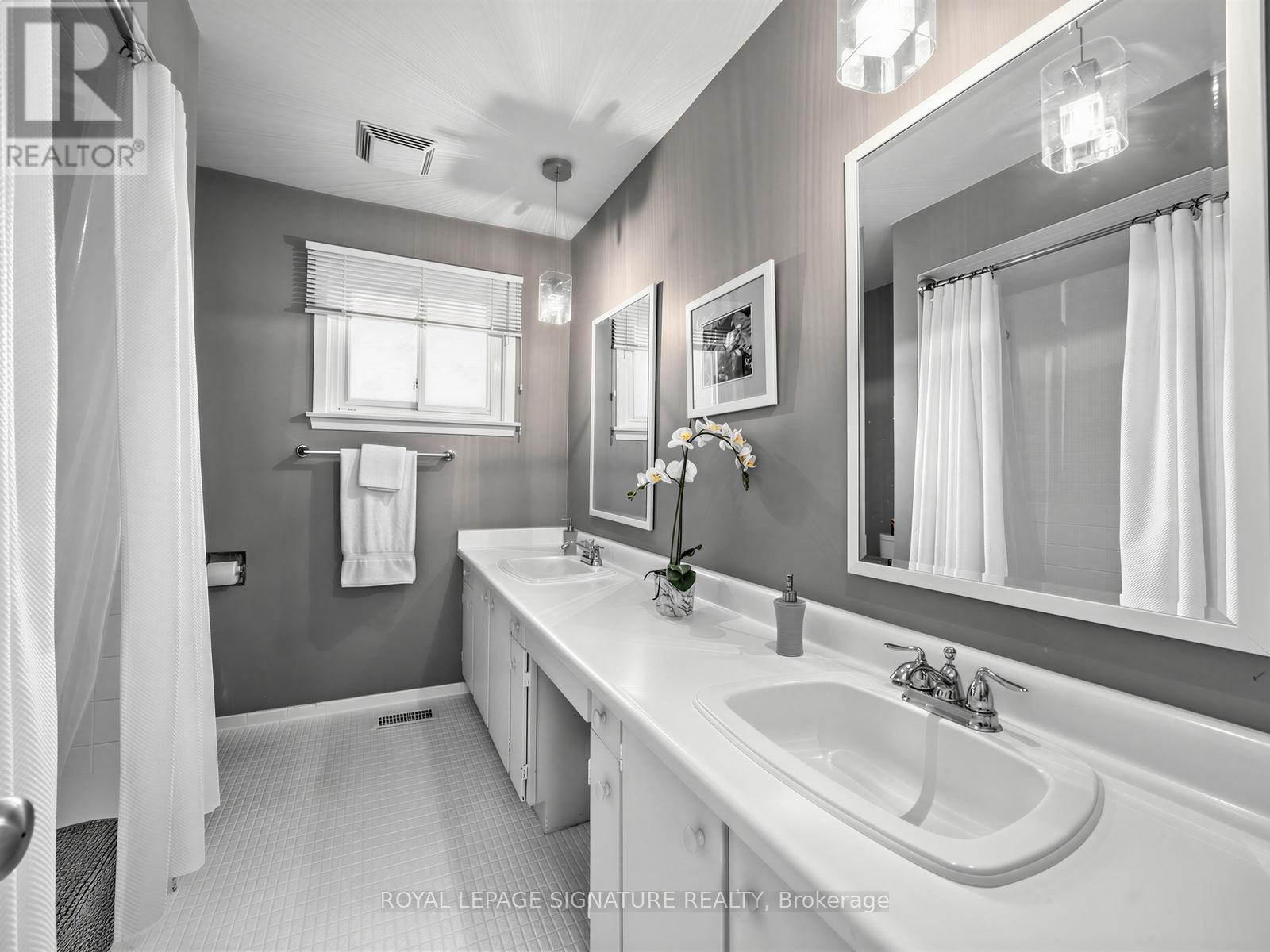 24 ROCKLAND DRIVE - 25