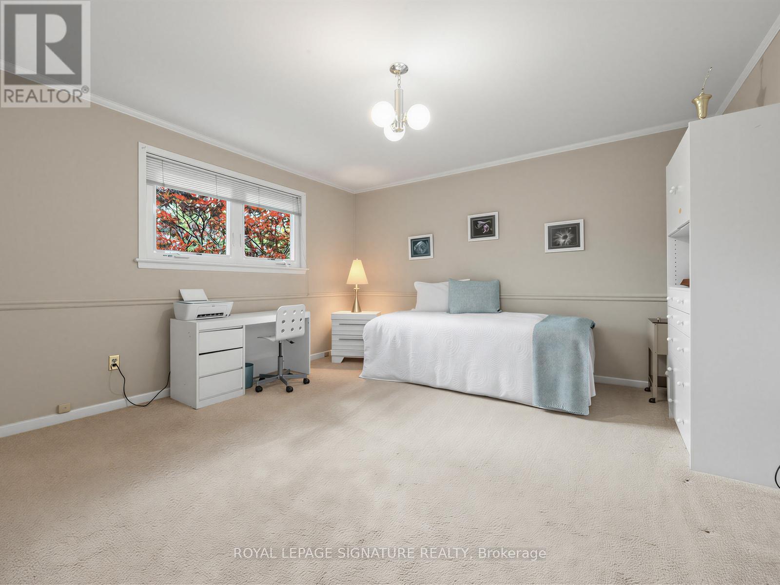 24 ROCKLAND DRIVE - 26
