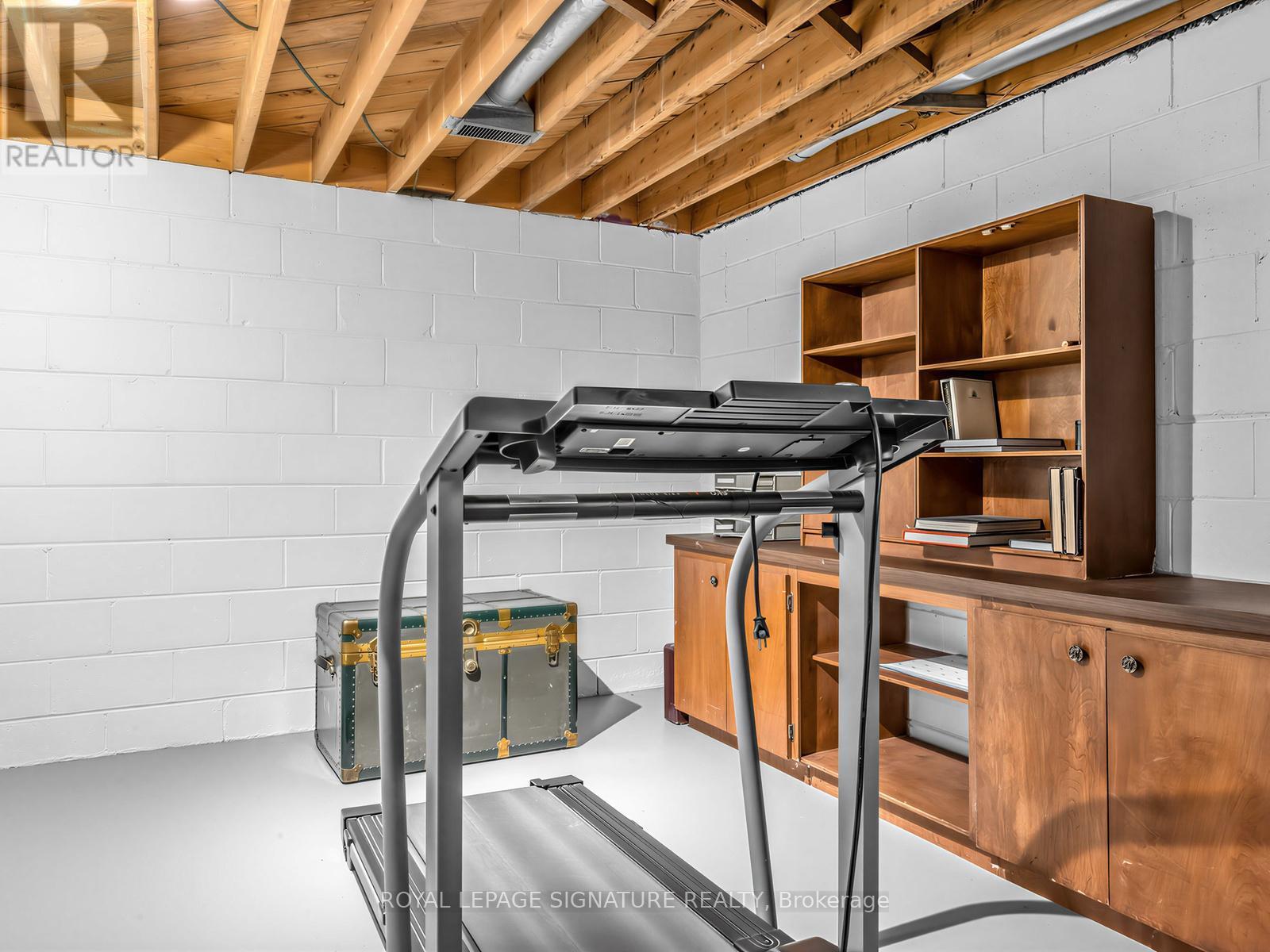 24 ROCKLAND DRIVE - 28