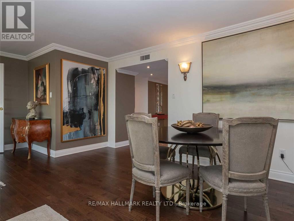 #404 251 QUEENS QUAY W - 13
