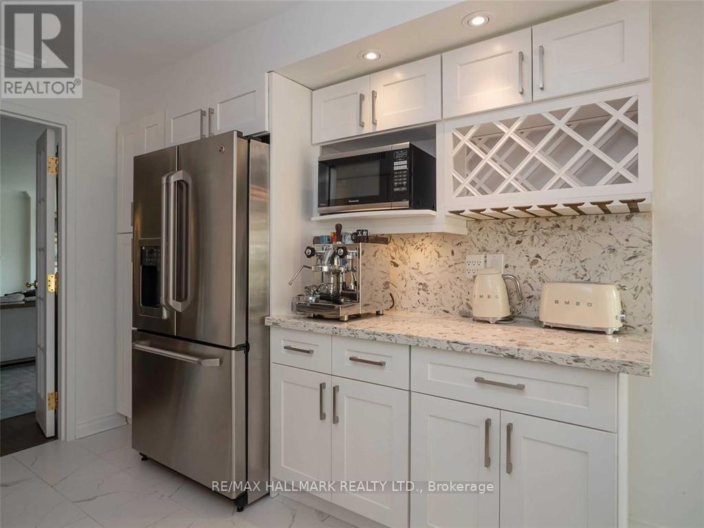 #404 251 QUEENS QUAY W - 16
