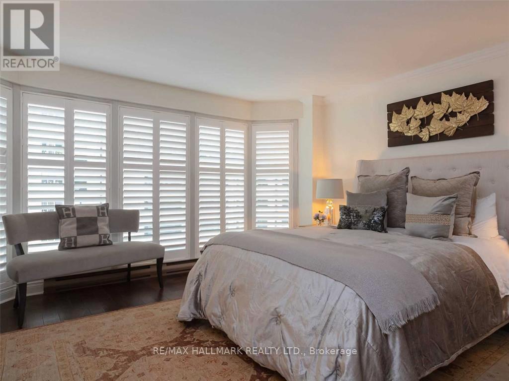 #404 251 QUEENS QUAY W - 22
