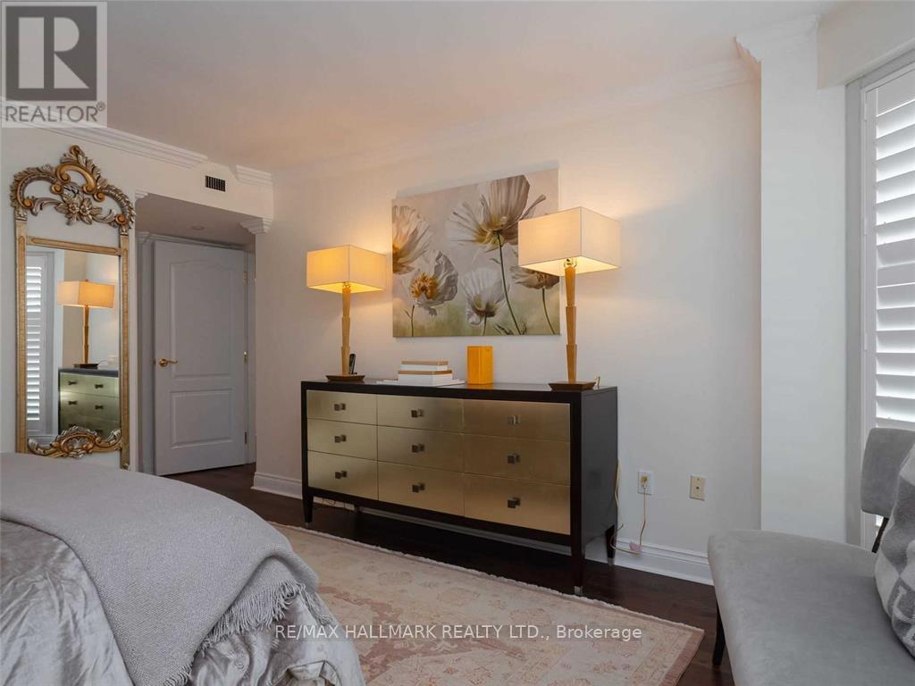 #404 251 QUEENS QUAY W - 24