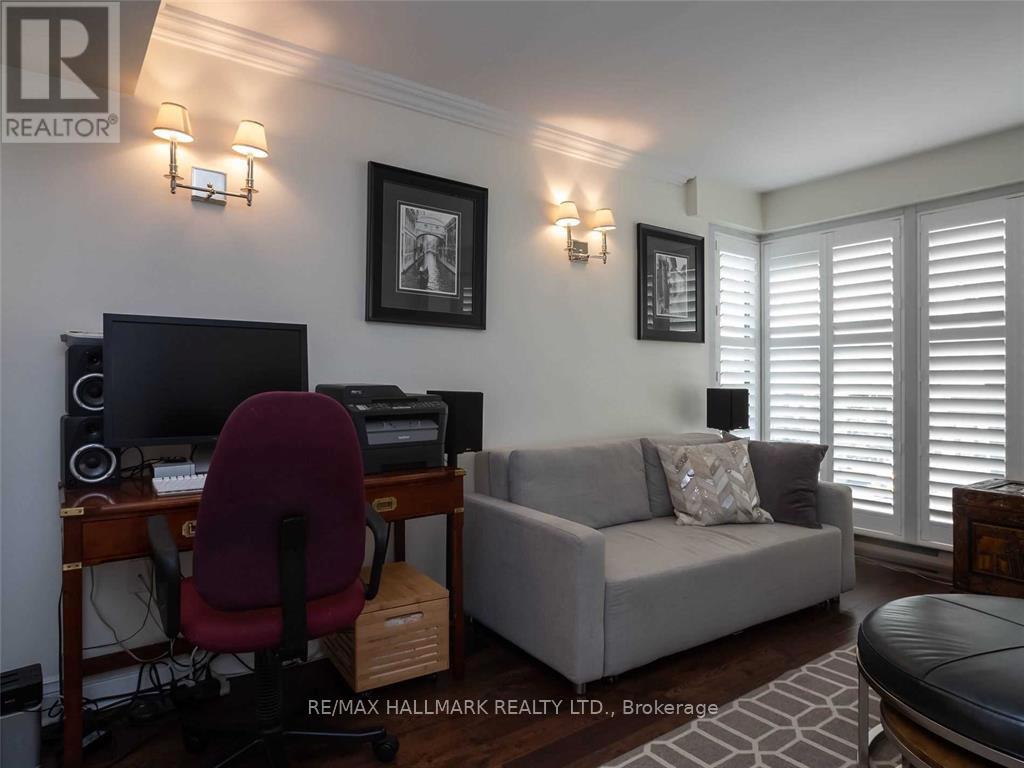 #404 251 QUEENS QUAY W - 27