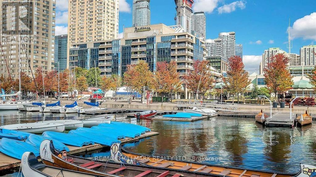#404 251 QUEENS QUAY W - 33