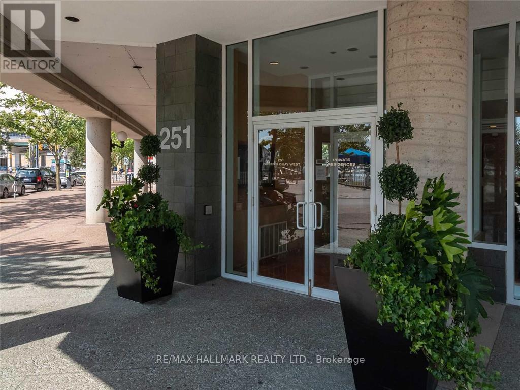 #404 251 QUEENS QUAY W - 5