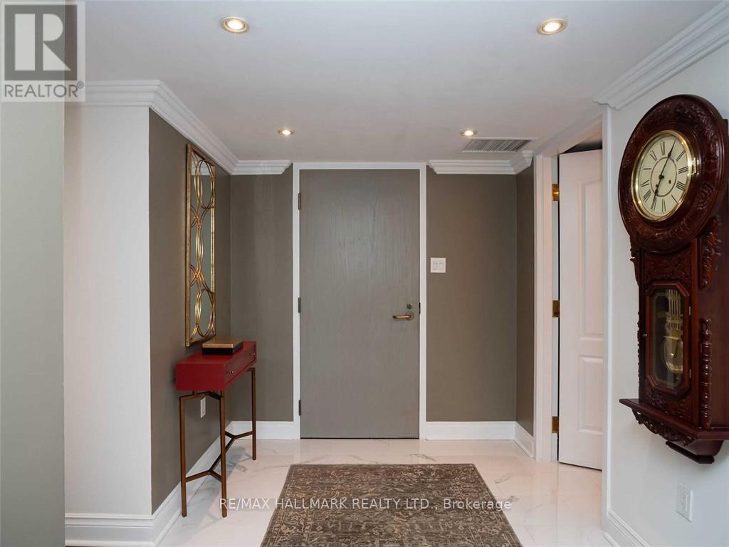 #404 251 QUEENS QUAY W - 6