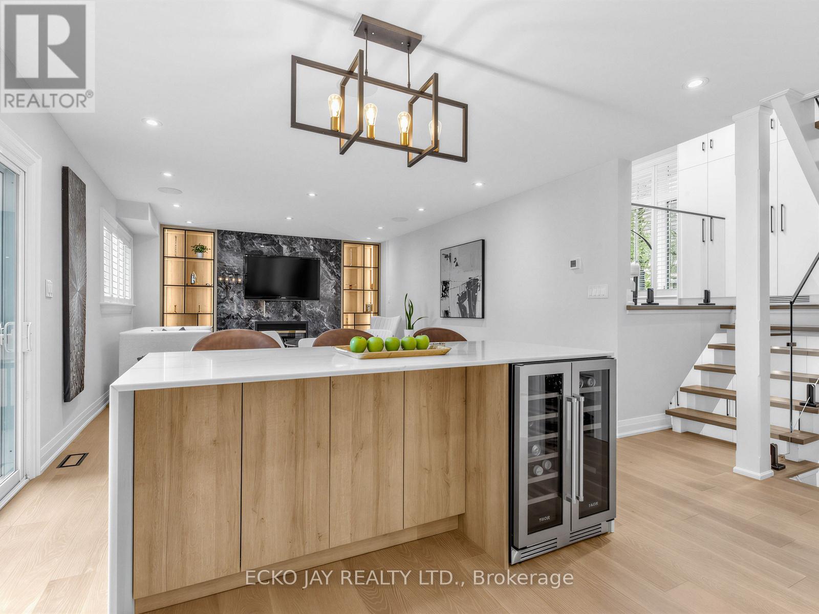 27 SILKWOOD CRESCENT - 11