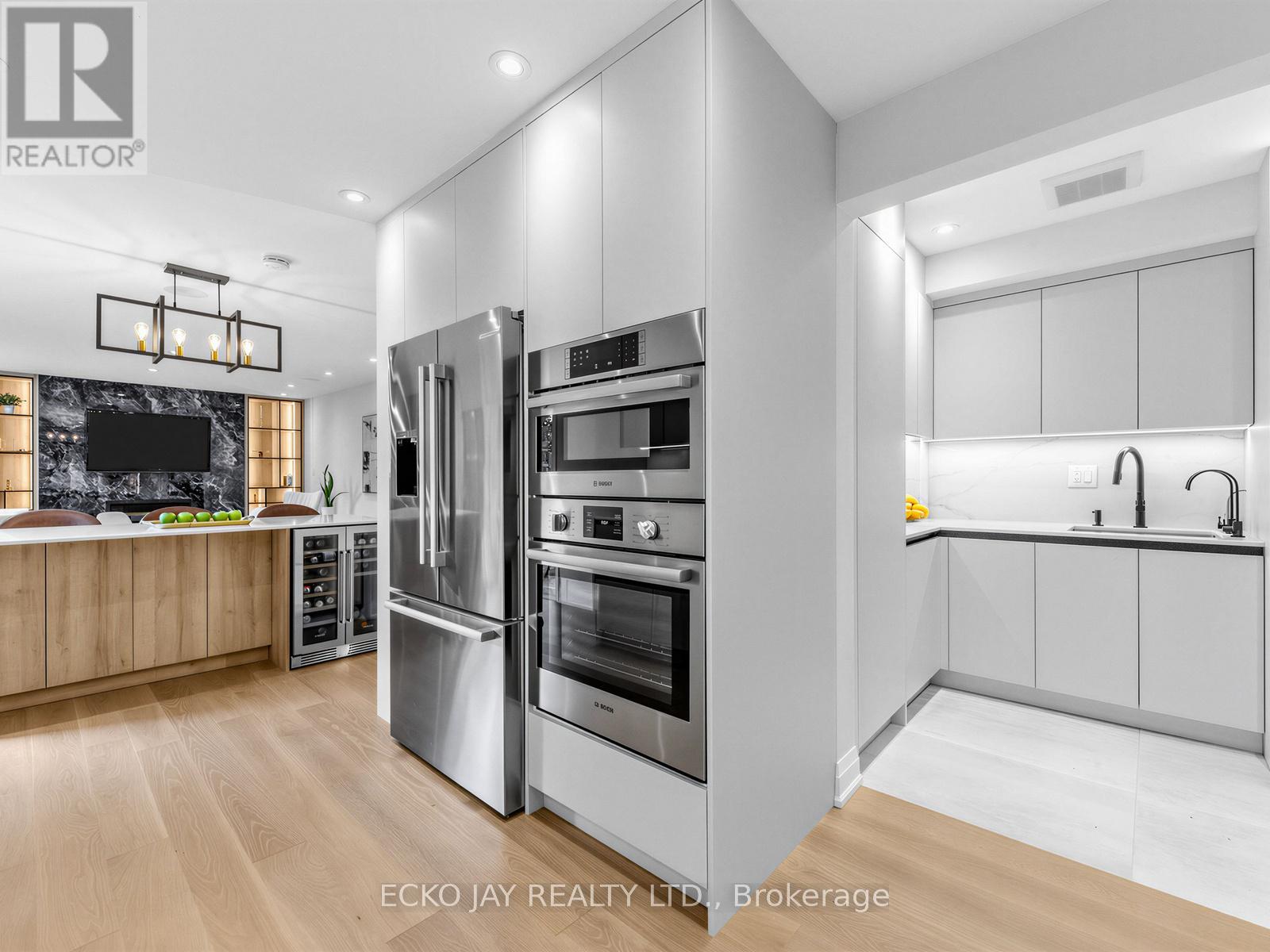 27 SILKWOOD CRESCENT - 13