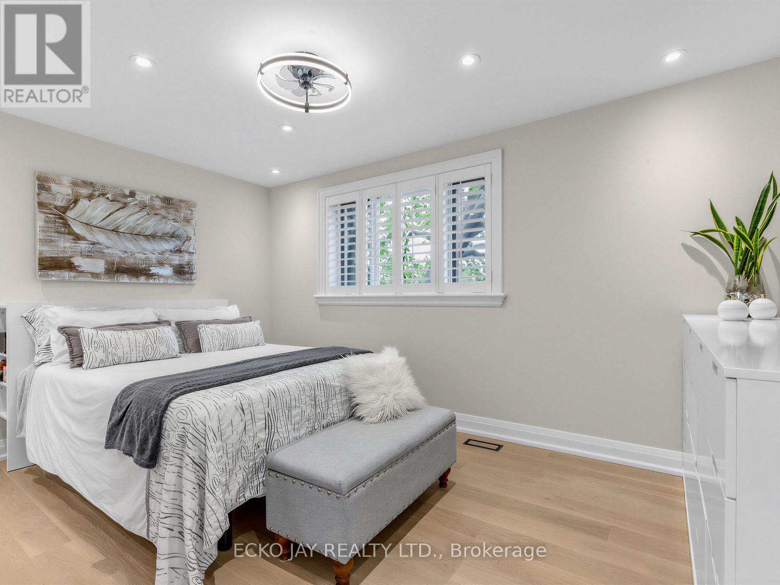 27 SILKWOOD CRESCENT - 20