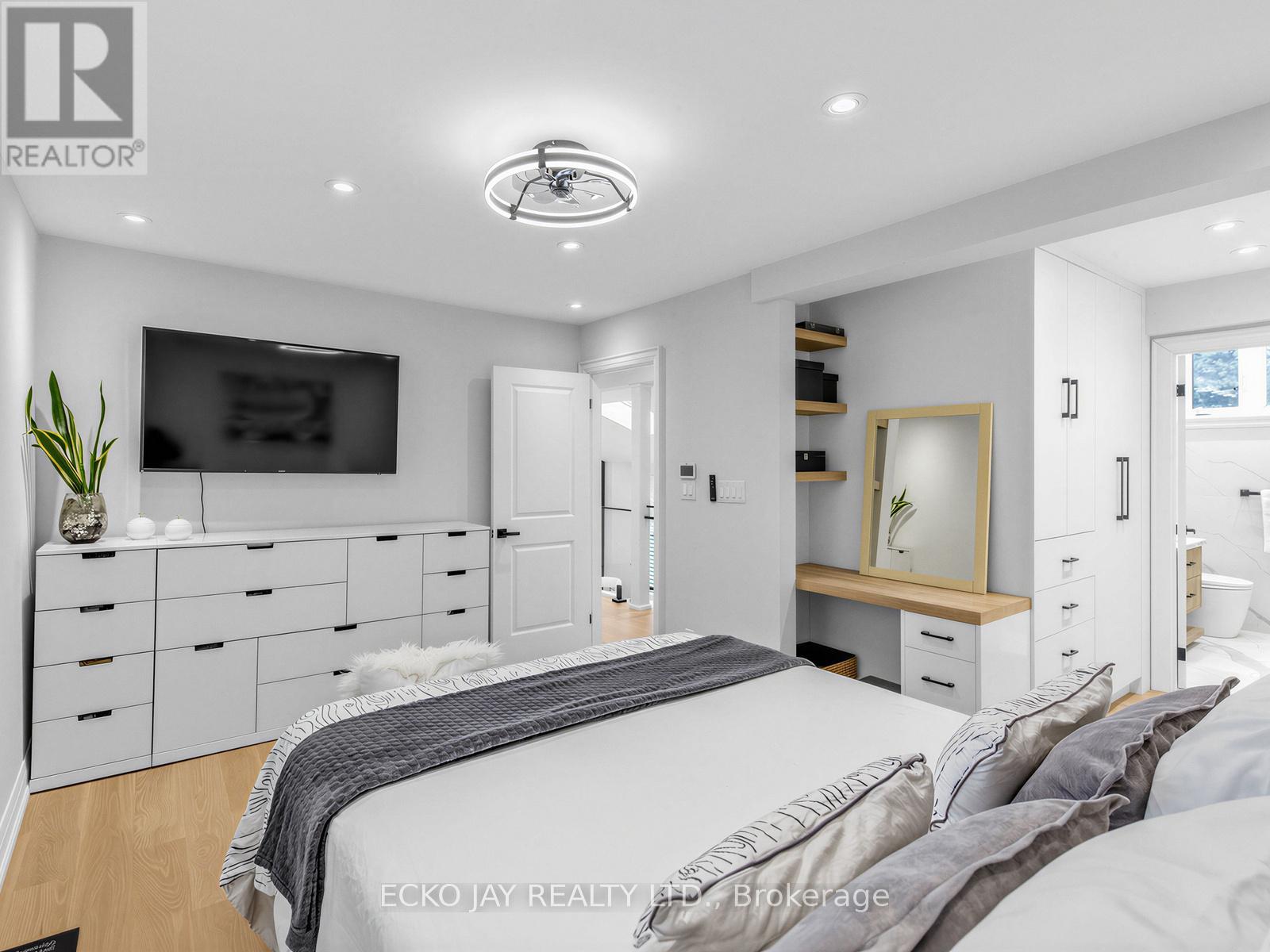 27 SILKWOOD CRESCENT - 21