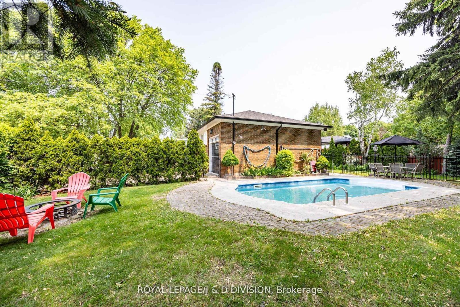 48 GREENGROVE CRESCENT - 25