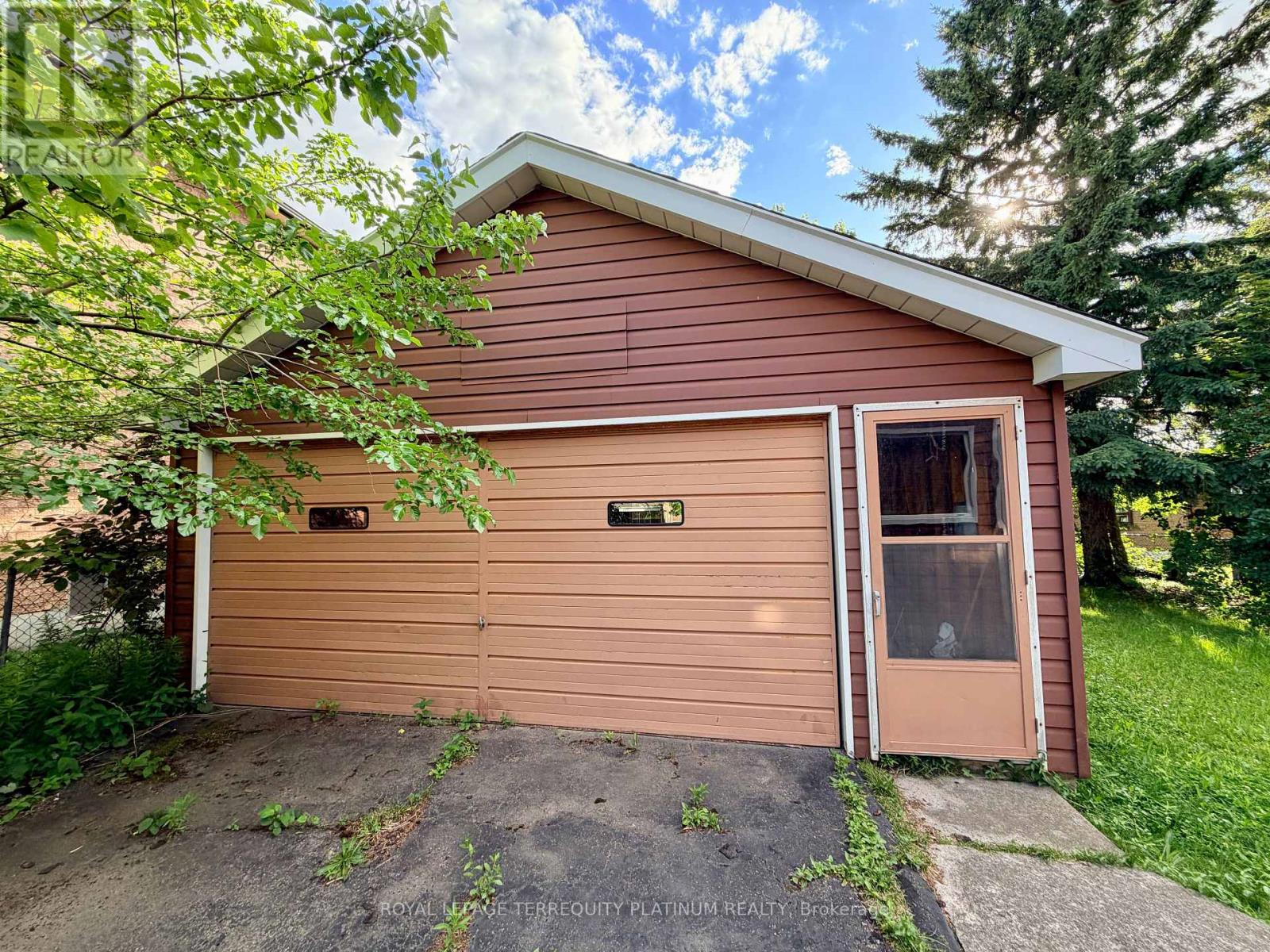 4 SUNRAY CRESCENT - 25