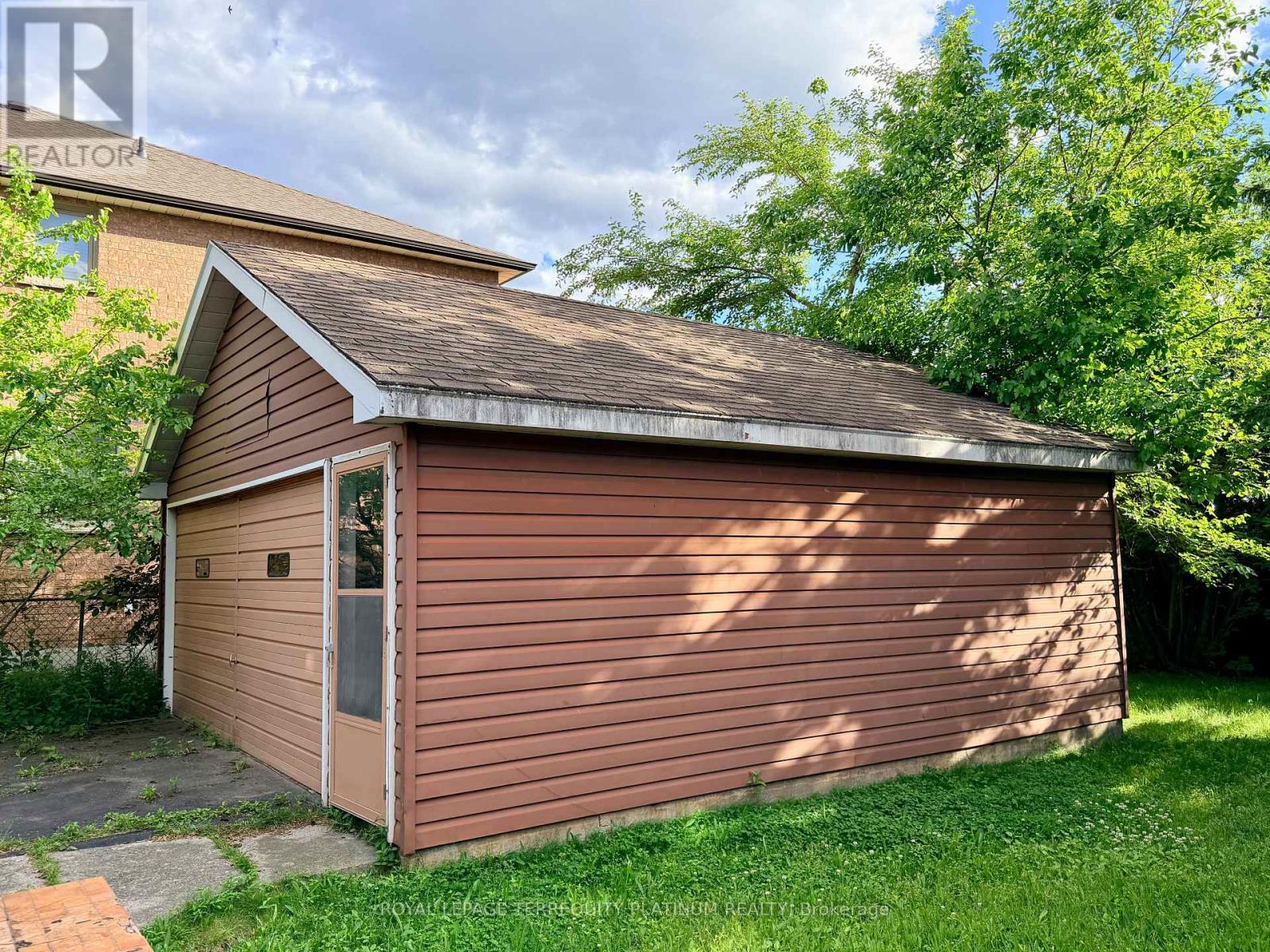 4 SUNRAY CRESCENT - 26