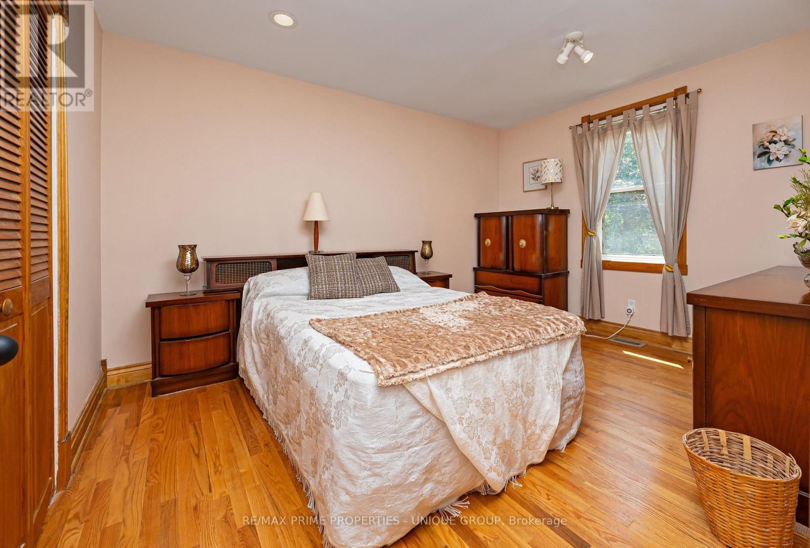 3 SPARKHALL AVENUE - 13
