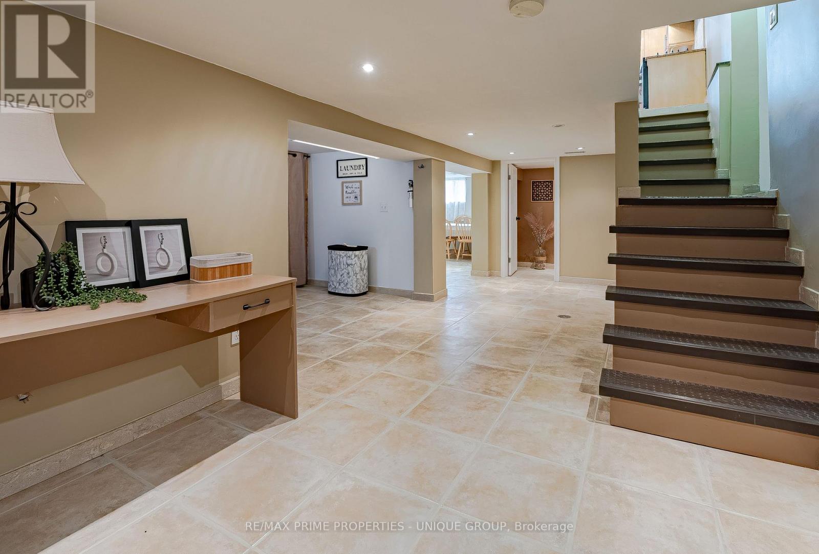 3 SPARKHALL AVENUE - 25