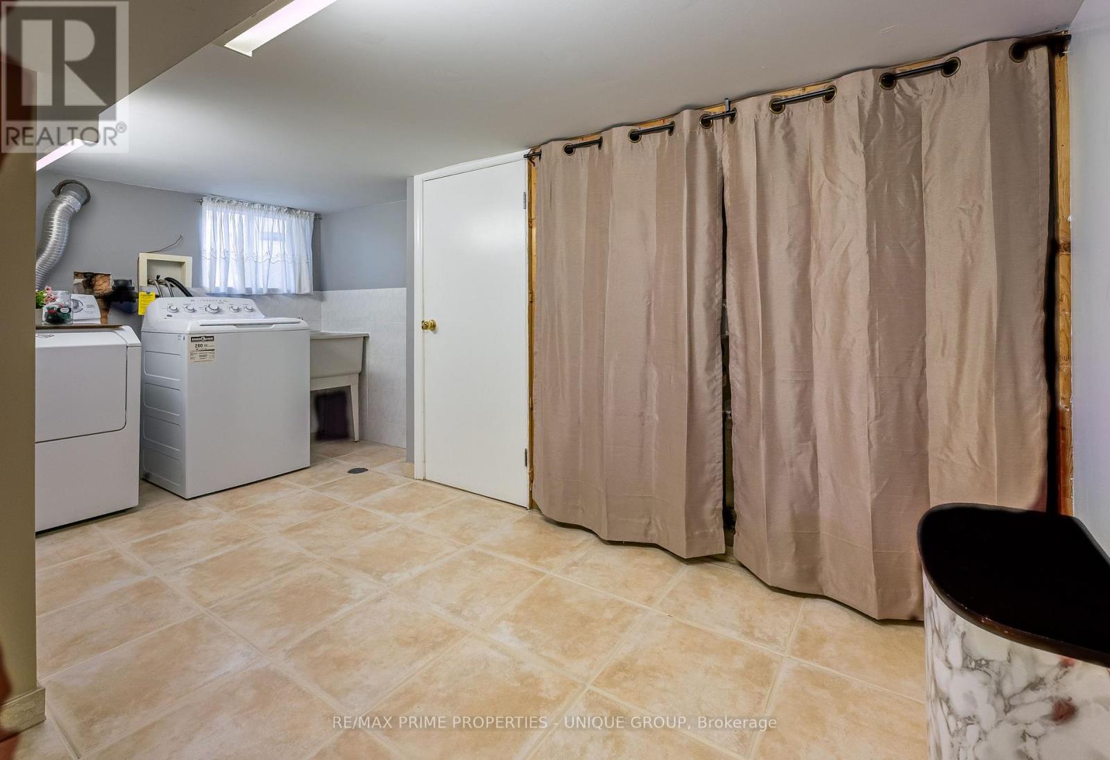 3 SPARKHALL AVENUE - 26