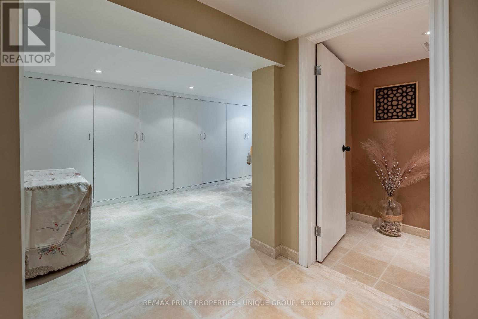 3 SPARKHALL AVENUE - 27