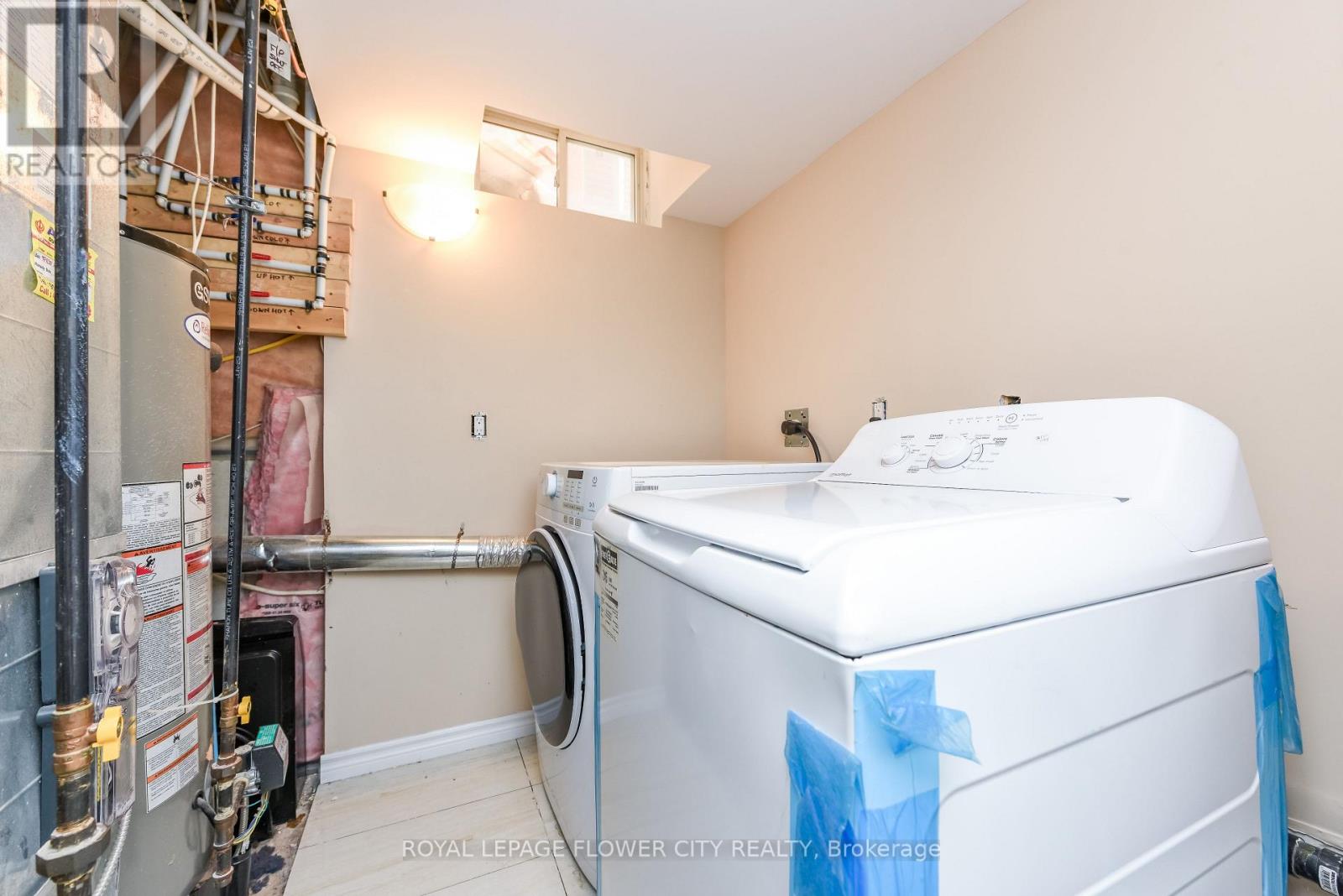46 PERTOSA DRIVE - 44