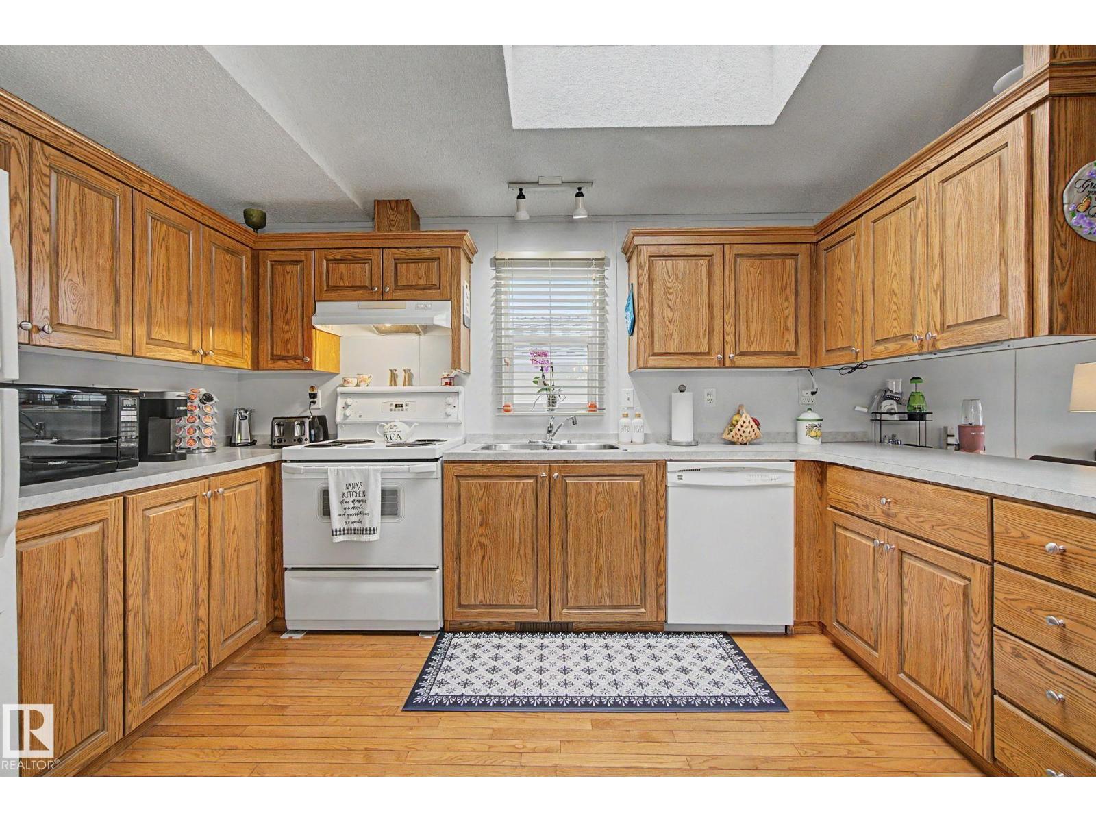 #179 3400 48 ST - 12