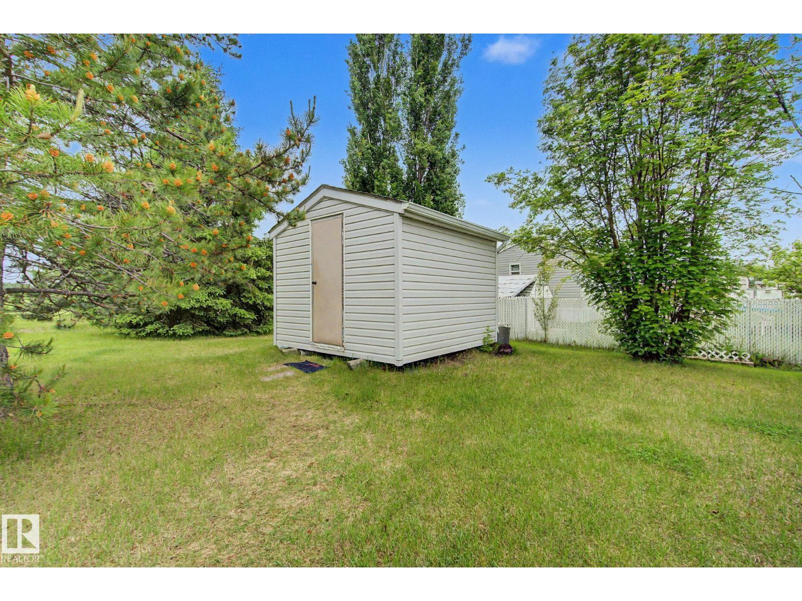 #179 3400 48 ST - 35