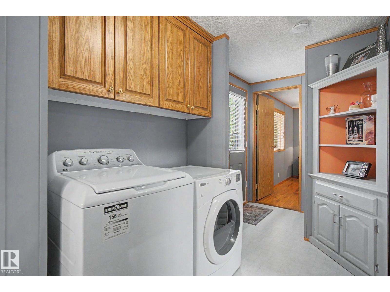 #179 3400 48 ST - 20