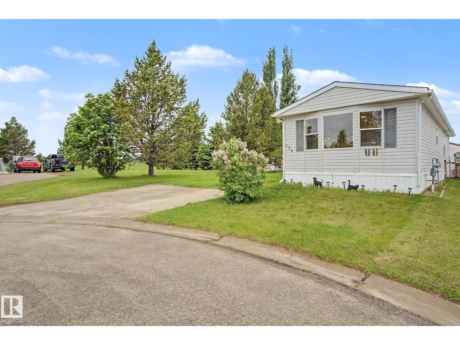 #179 3400 48 ST - 4