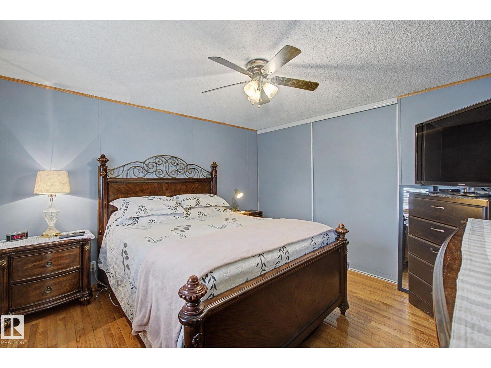 #179 3400 48 ST - 27