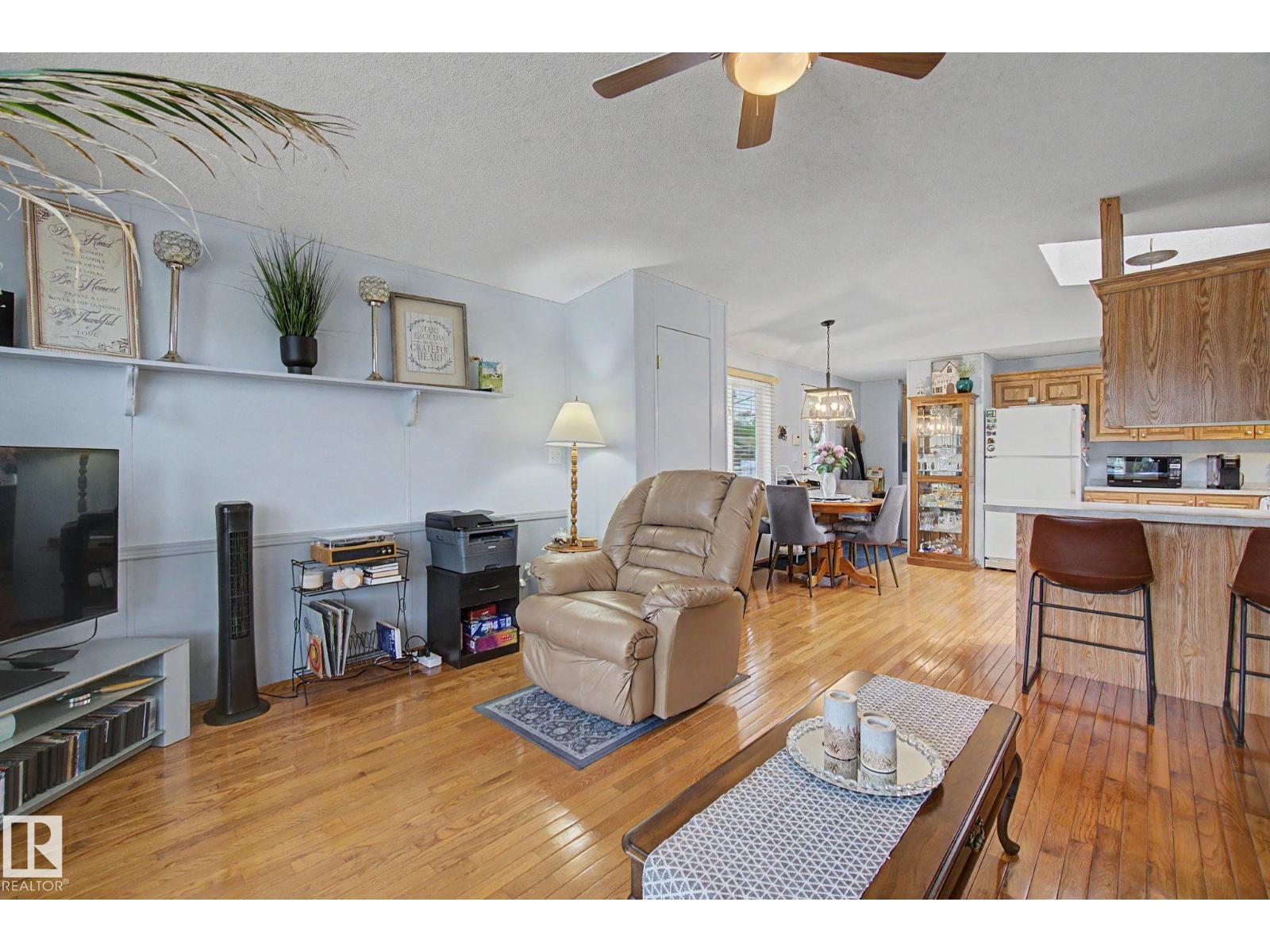 #179 3400 48 ST - 17