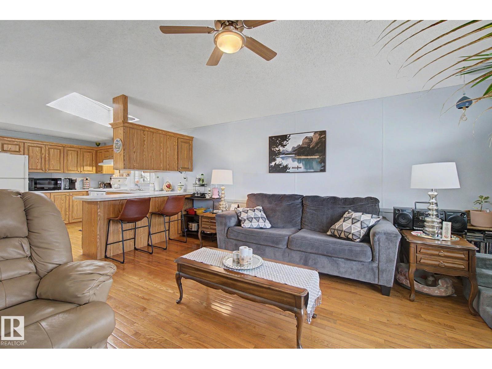 #179 3400 48 ST - 18