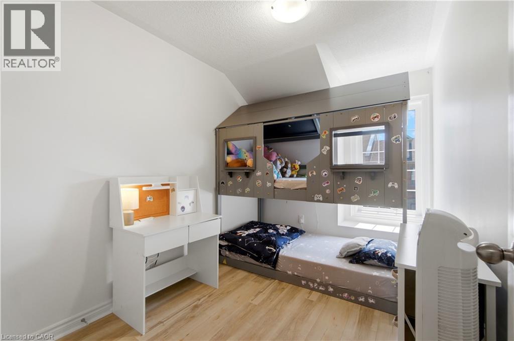 7211 TRIUMPH Lane - 30
