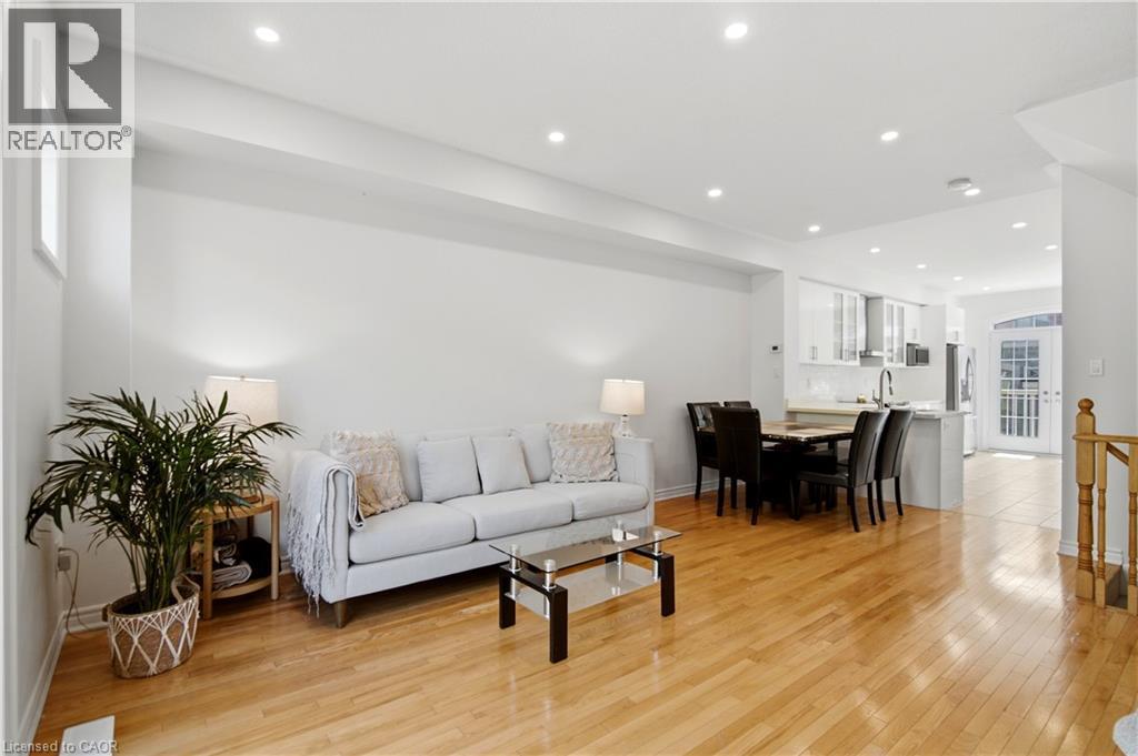 7211 TRIUMPH Lane - 9