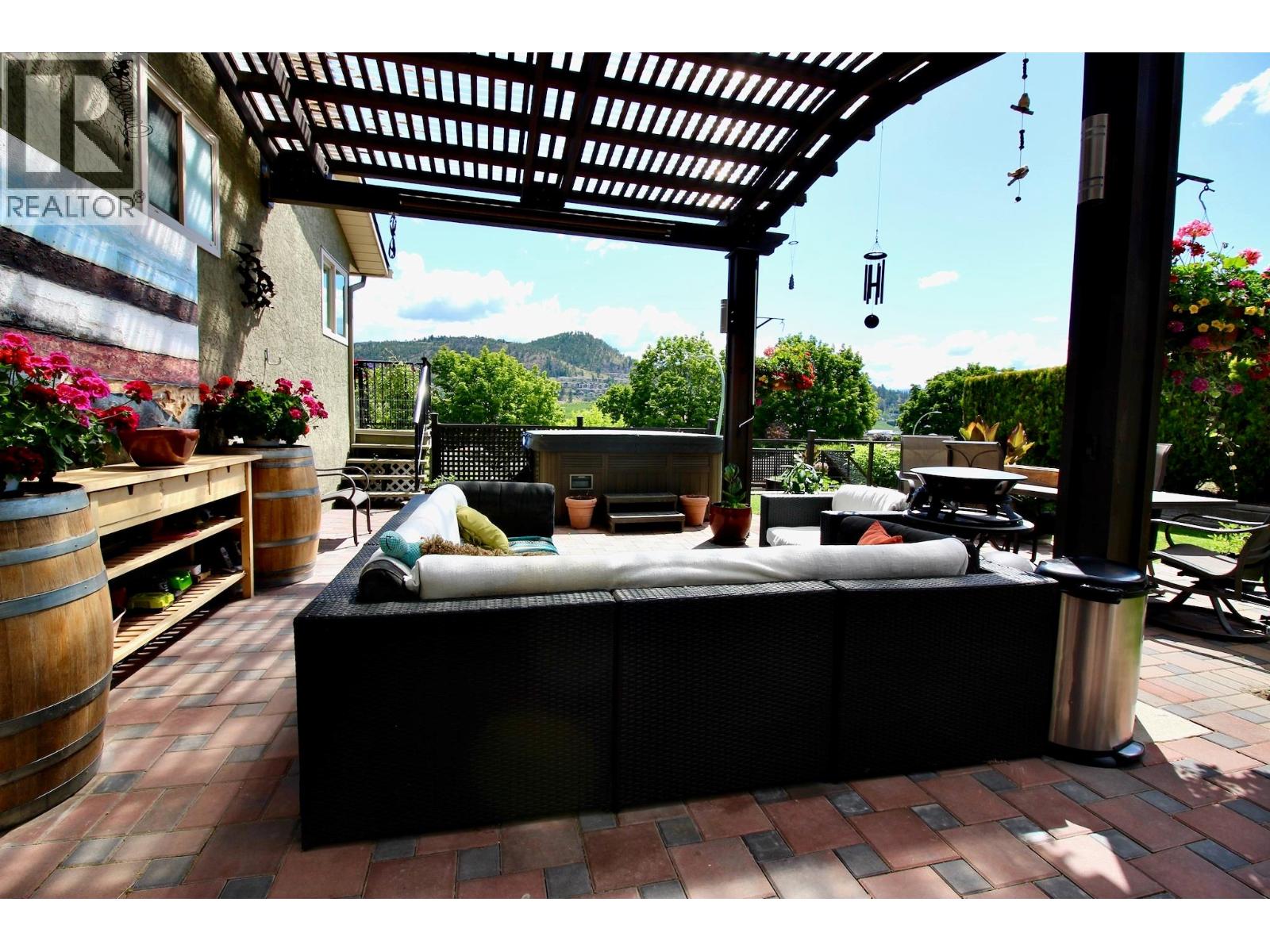  594 Glenmeadows Road, Kelowna