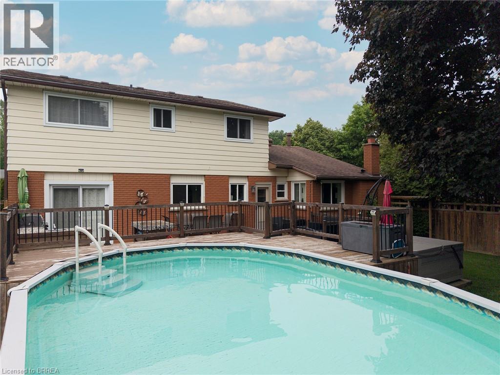 6-bedroom home for sale at 118 GREENFIELD Road, Brantford ON · photo 28 of 35