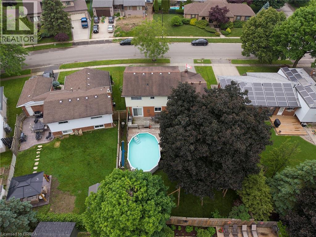6-bedroom home for sale at 118 GREENFIELD Road, Brantford ON · photo 32 of 35