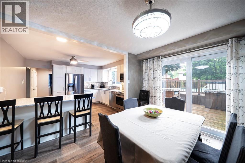 6-bedroom home for sale at 118 GREENFIELD Road, Brantford ON · photo 10 of 35