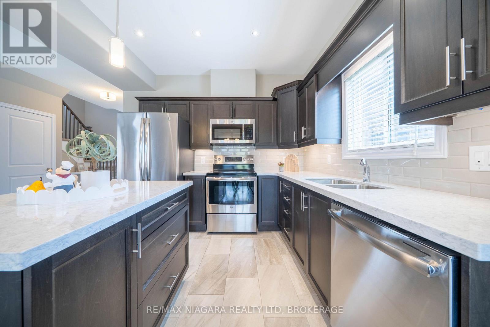 9385 EAGLE RIDGE DRIVE - 16