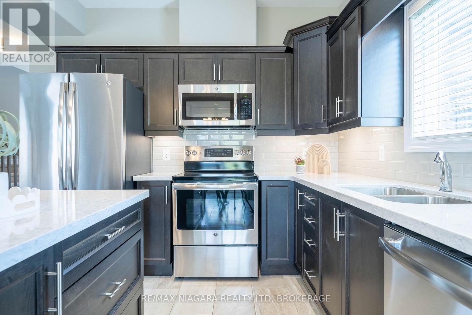 9385 EAGLE RIDGE DRIVE - 17