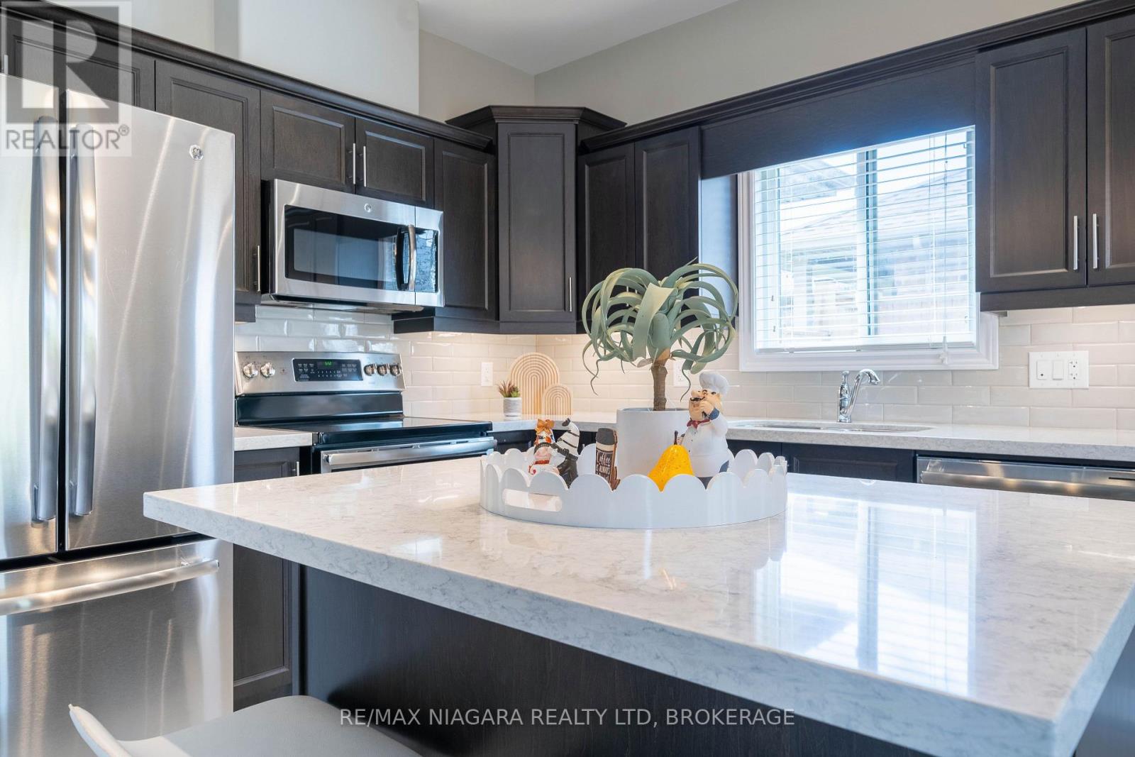 9385 EAGLE RIDGE DRIVE - 21