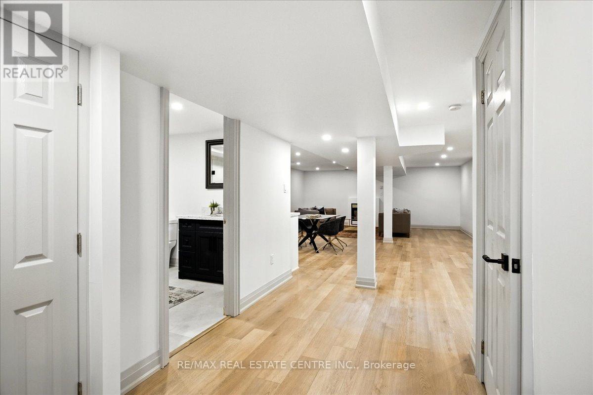 29 CURRIE DRIVE - 33